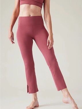 ATHLETA • transcend stash crop straight leg